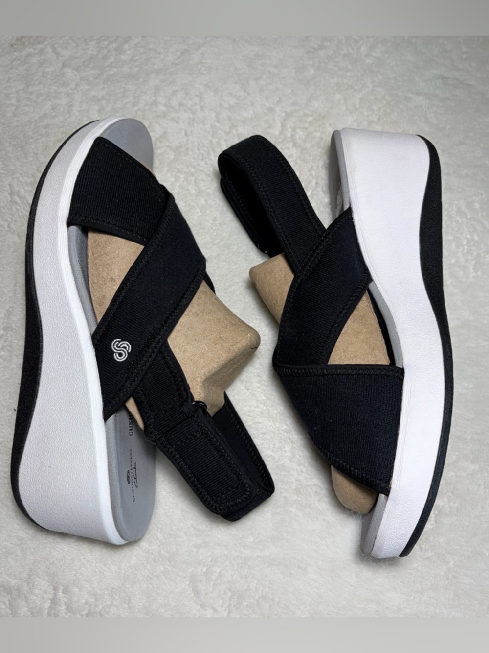 Clarks Black and White Slingback Platform Women’s Sandals Sz 10